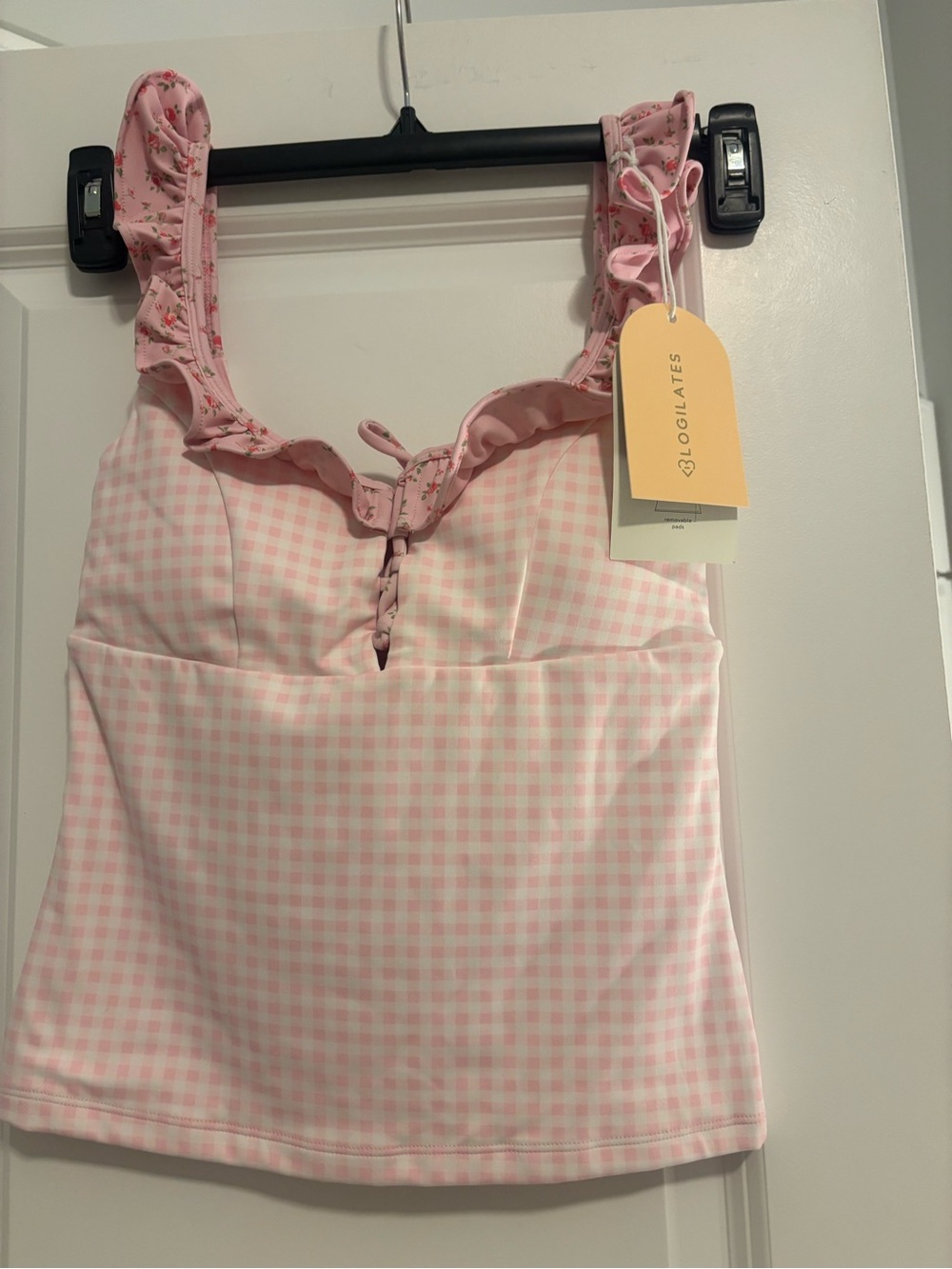 [BLOGILATES] RUFFLE LACE UP TANK - Picture 2 of 6